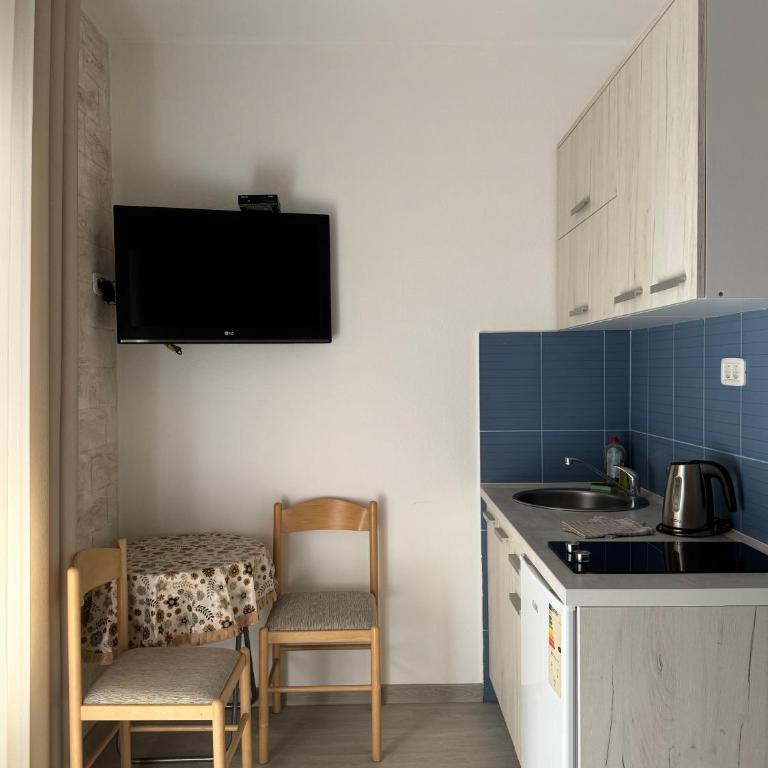 Guesthouse Apartments Čenić - Studio with Balcony and Partial Sea View - 25