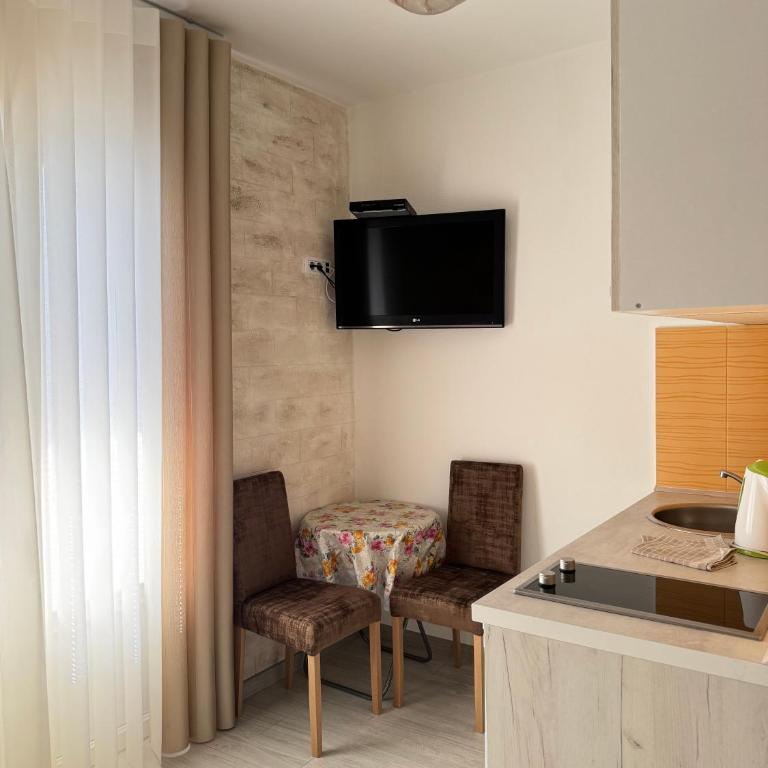 Guesthouse Apartments Čenić - Studio with Balcony and Partial Sea View - 26