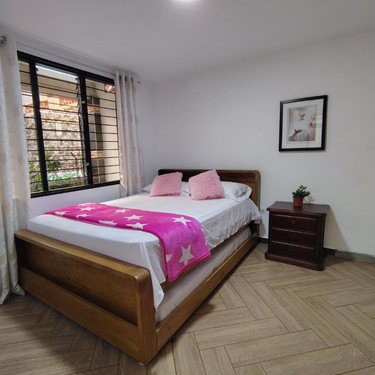Casa Hévenie, Amplia, familiar, cómoda y bien ubicada - Casa Unifamiliar de 3 dormitorios - 39