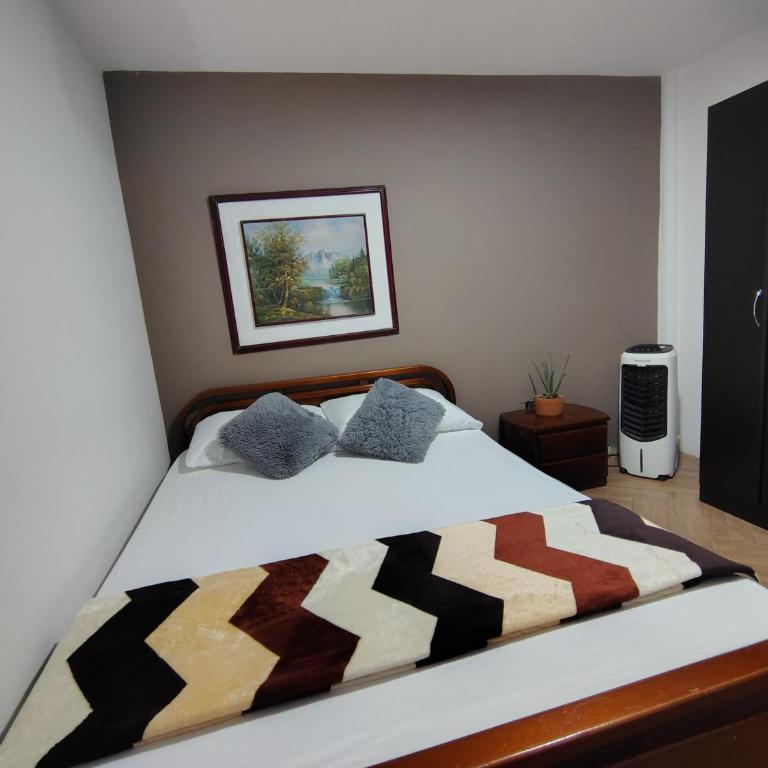 Casa Hévenie, Amplia, familiar, cómoda y bien ubicada - Casa Unifamiliar de 3 dormitorios - 40