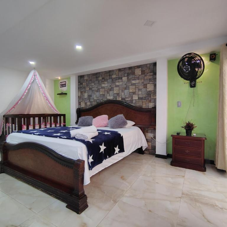 Casa Hévenie, Amplia, familiar, cómoda y bien ubicada - Casa Unifamiliar de 3 dormitorios - 42
