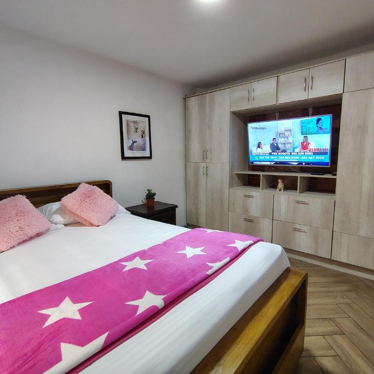 Casa Hévenie, Amplia, familiar, cómoda y bien ubicada - Casa Unifamiliar de 3 dormitorios - 45