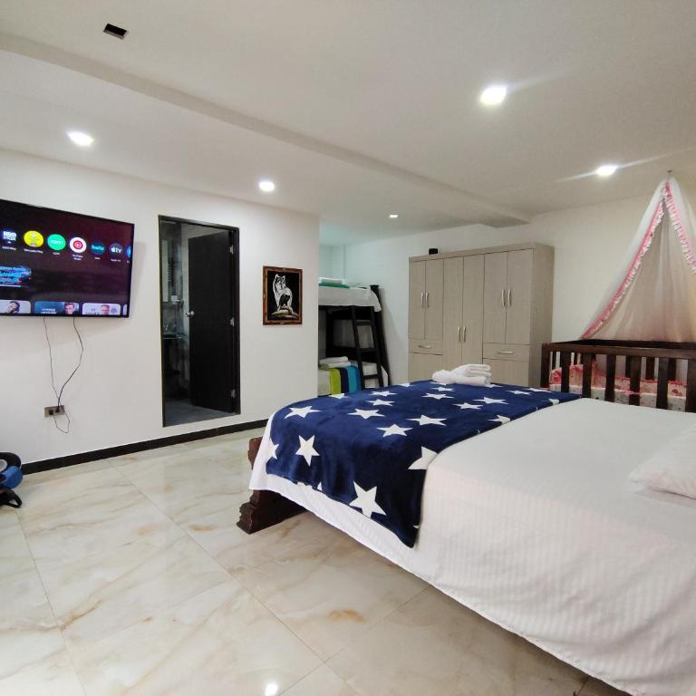 Casa Hévenie, Amplia, familiar, cómoda y bien ubicada - Casa Unifamiliar de 3 dormitorios - 46