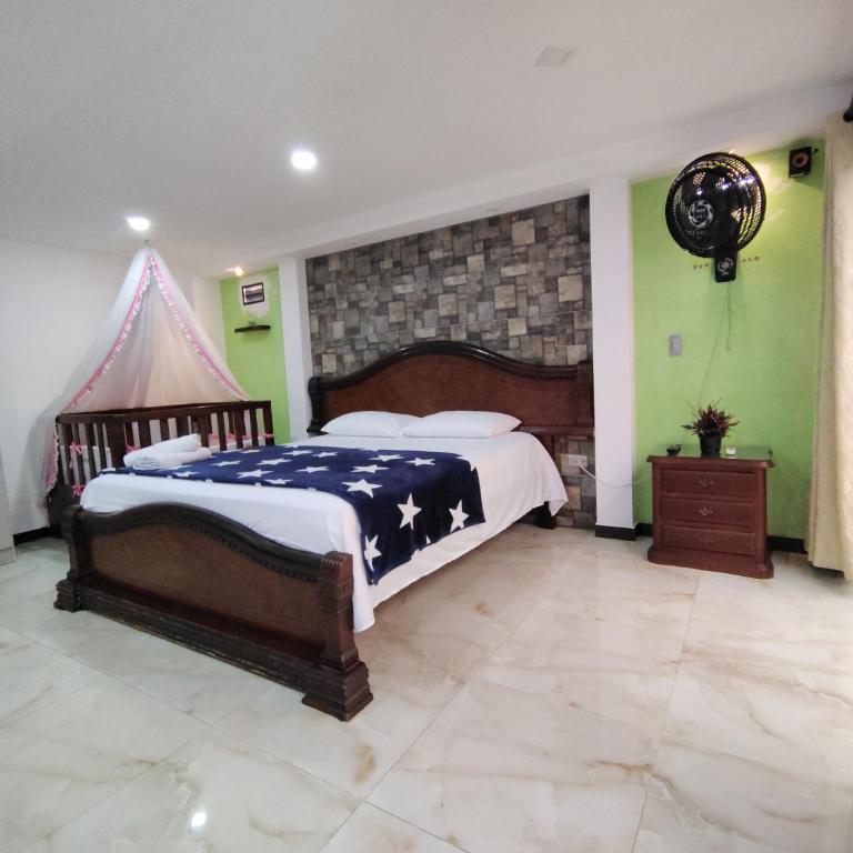 Casa Hévenie, Amplia, familiar, cómoda y bien ubicada - Casa Unifamiliar de 3 dormitorios - 47