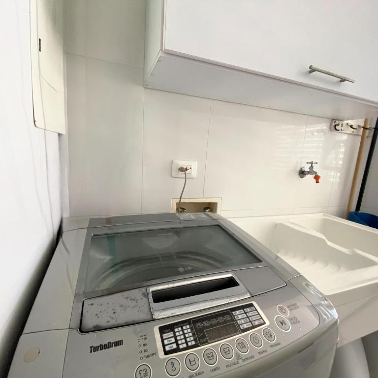 Apartamento de Lujo Frente al Mar con Terraza y Piscina - Apartamento de 3 dormitorios - 29
