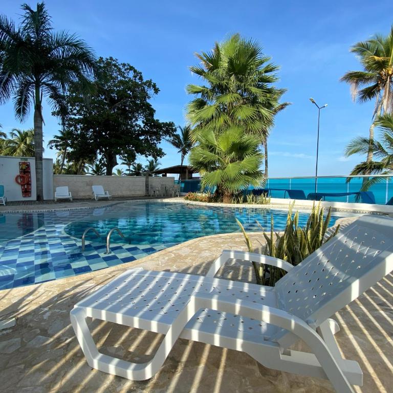 Apartamento de Lujo Frente al Mar con Terraza y Piscina - Apartamento de 3 dormitorios - 35