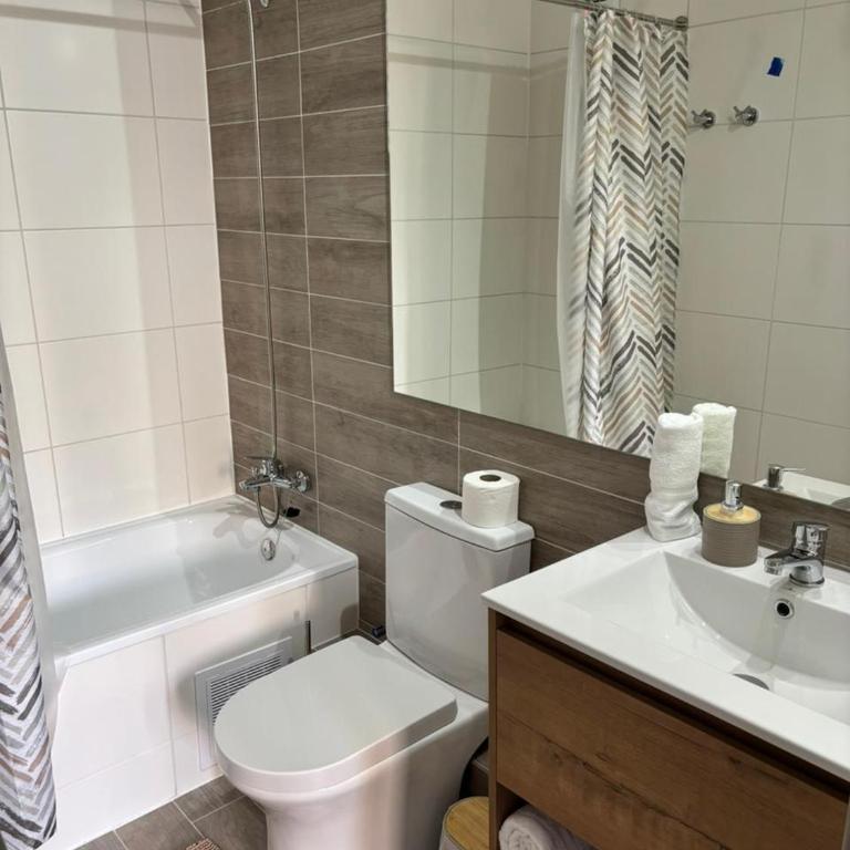 Suite Moderna Parking Movistar checkin Smart - Two-Bedroom Apartment - 22