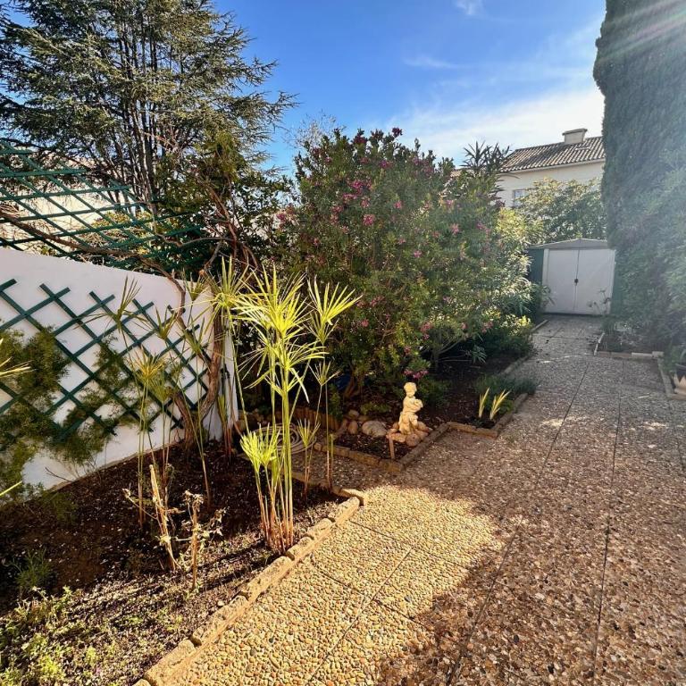 Les Pinèdes Jardin fleuri et plage à pied au calme - Appartement - 13