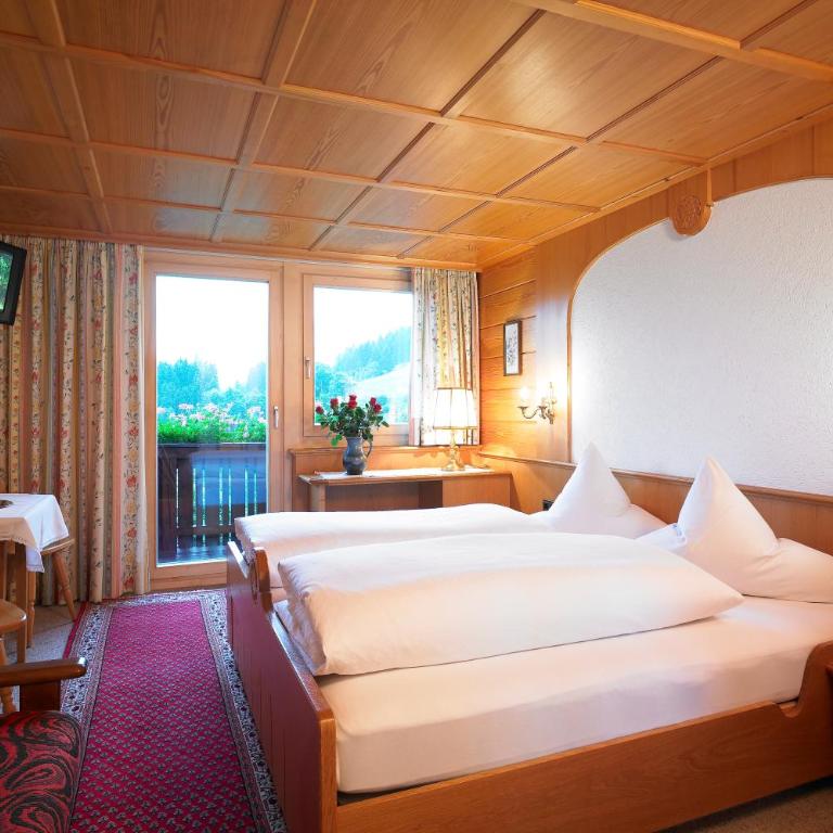 Hotel Montabella - Doppelzimmer mit Balkon - 1