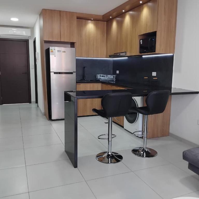 401 - 2 Bedroom - One-Bedroom Apartment - 4