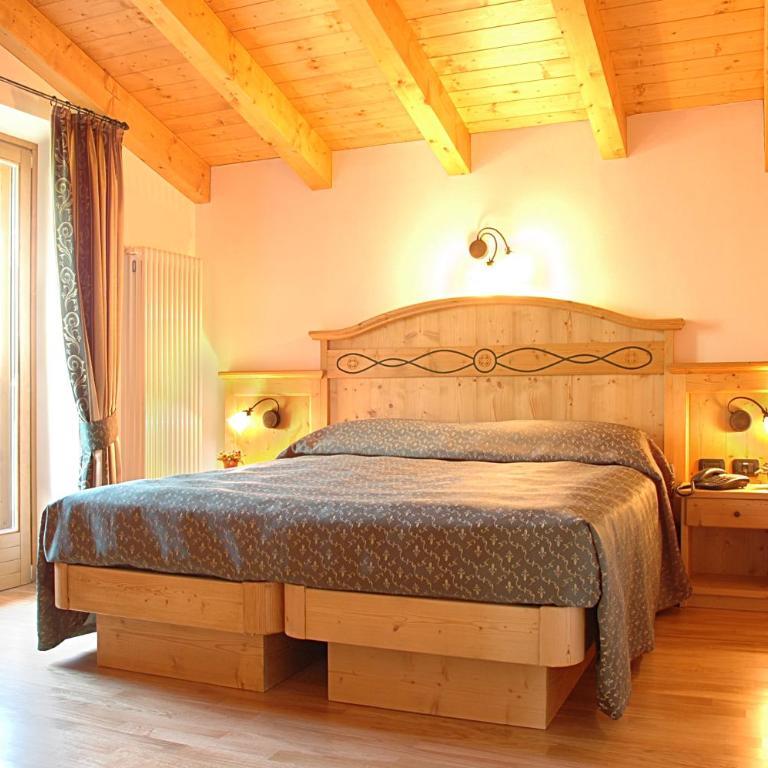 Hotel Garnì La Soldanella - Camera Matrimoniale/Doppia con Letti Singoli con Balcone - 3