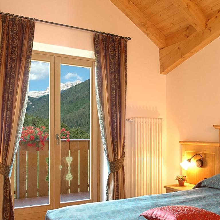 Hotel Garnì La Soldanella - Camera Matrimoniale/Doppia con Letti Singoli con Balcone - 4