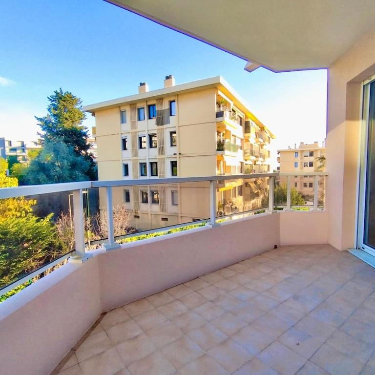 Appartement 2 pièces Terrasse Piscine Parking - Appartement 1 Chambre - 7