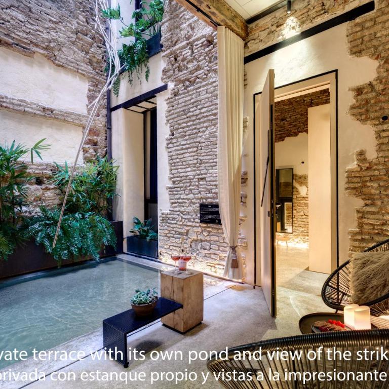 Coeo Despertar Signature Apartments - Zen Suite, Patio with Water & Art - 12