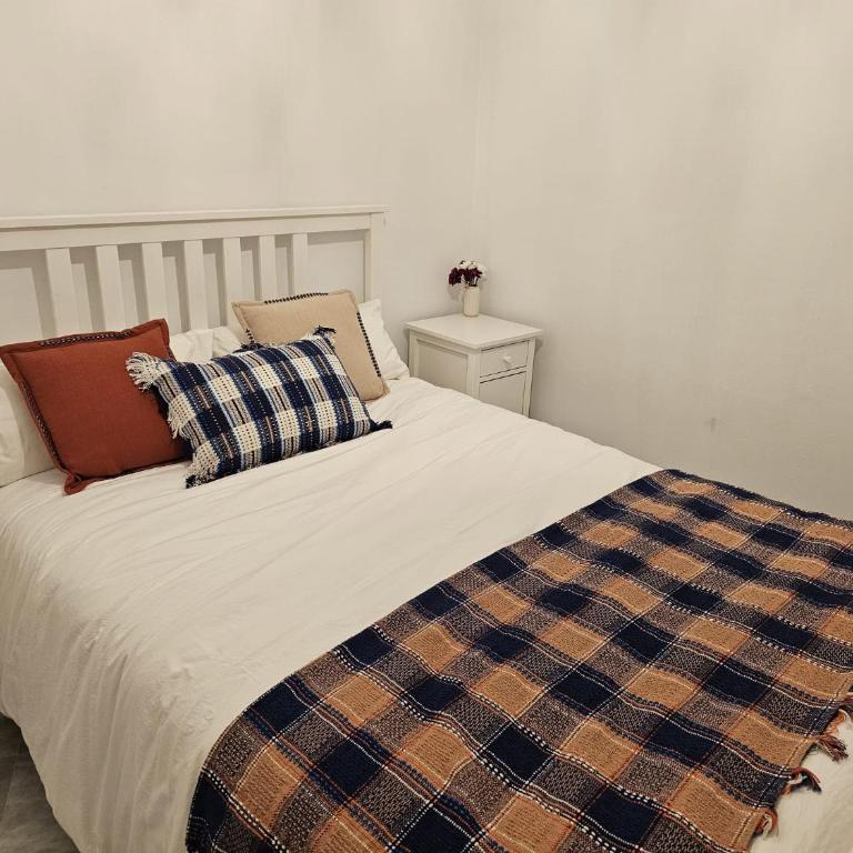 Solo or Couple , Solo o Pareja - Habitación Doble Económica - 1