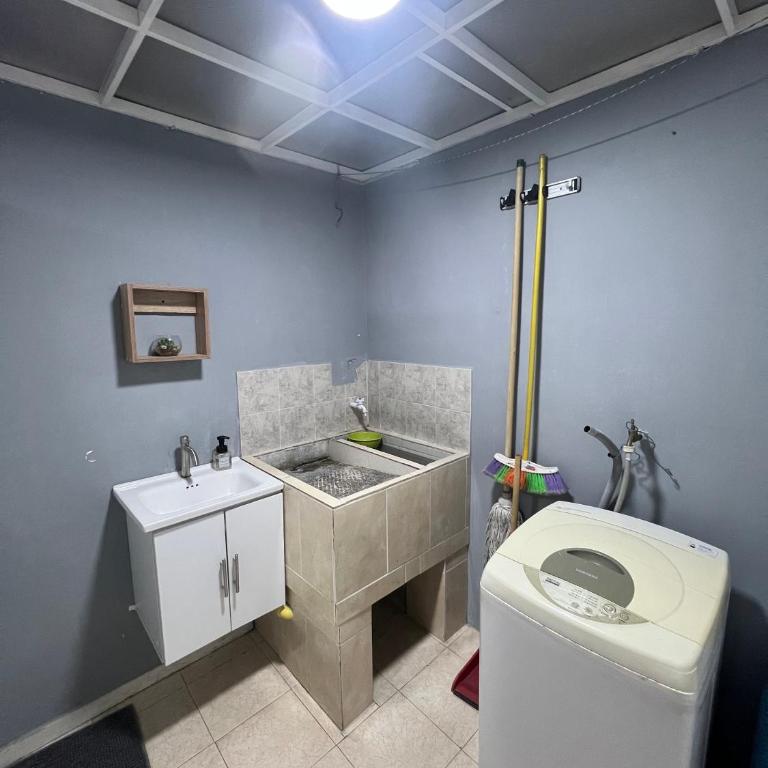 Apartaestudio Central con Vista a la Naturaleza - Apartamento de 2 dormitorios con vistas al jardín - 9