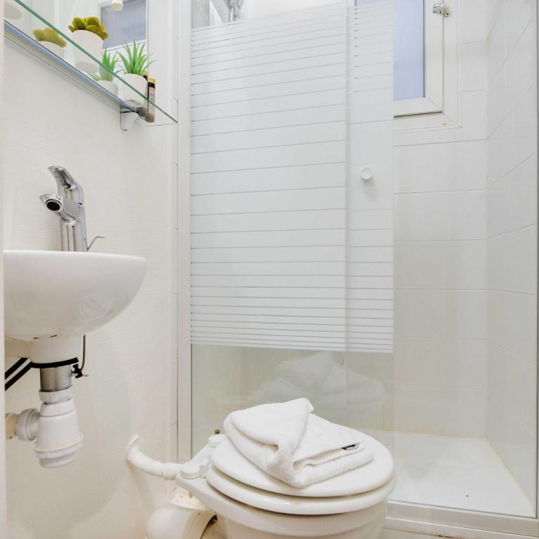 Magnificent apartment - 1BR 4P - Sacré-Cœur - One-Bedroom Apartment - 13