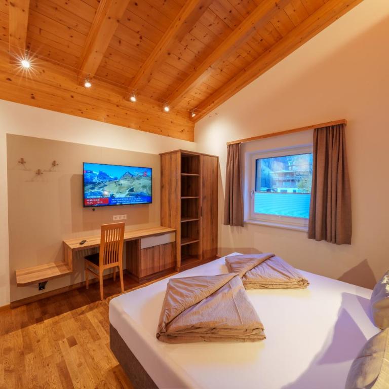 Ferienwohnungen Egger - Apartment mit 3 Schlafzimmern und Balkon - 1