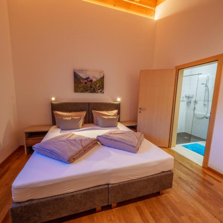 Ferienwohnungen Egger - Apartment mit 3 Schlafzimmern und Balkon - 2