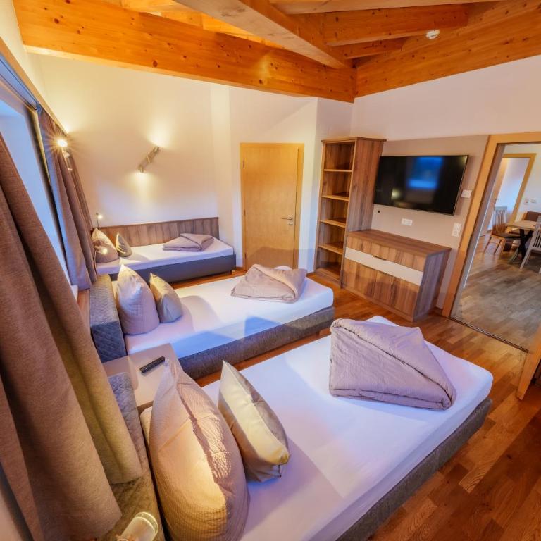 Ferienwohnungen Egger - Apartment mit 2 Schlafzimmern und Balkon - 9