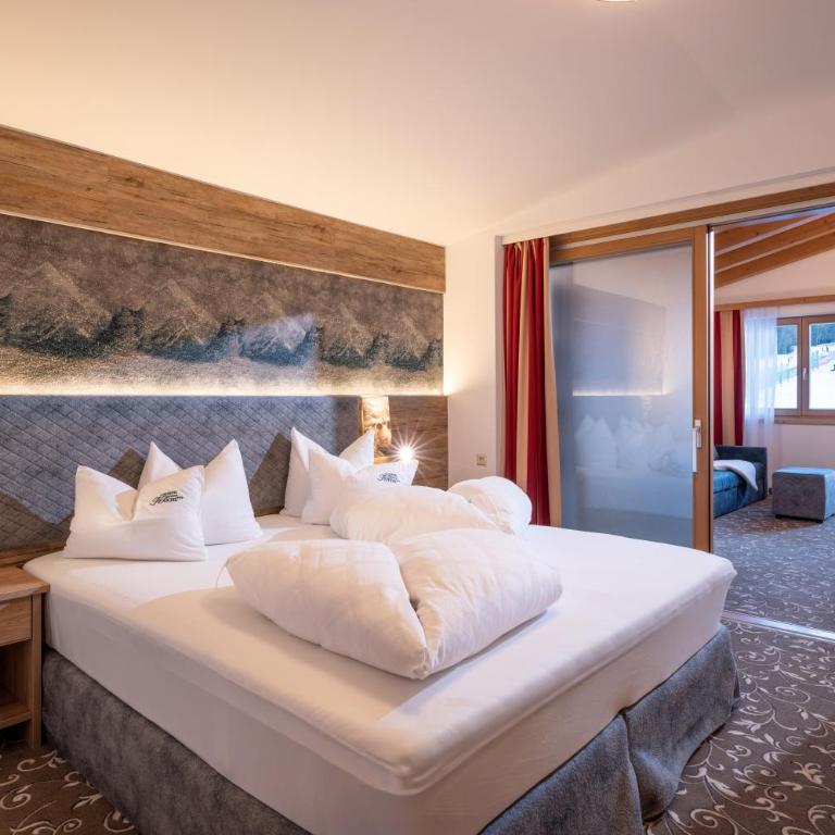 Alpenhotel Landhaus Küchl - Familiensuite mit Balkon - 5