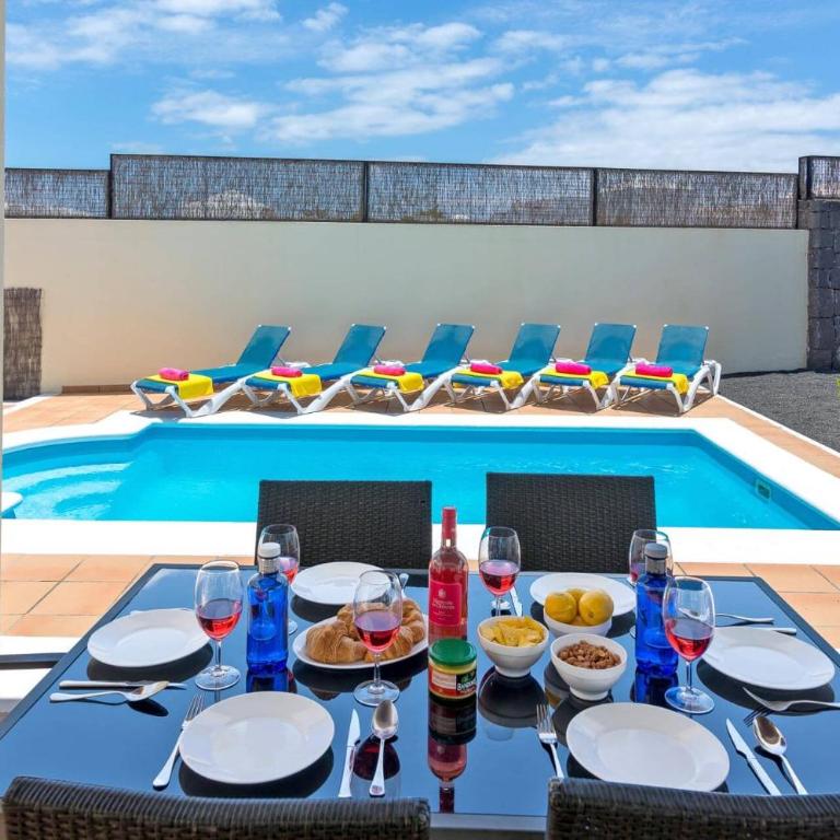 Villa Veraniego by Villa Plus - Villa - 7
