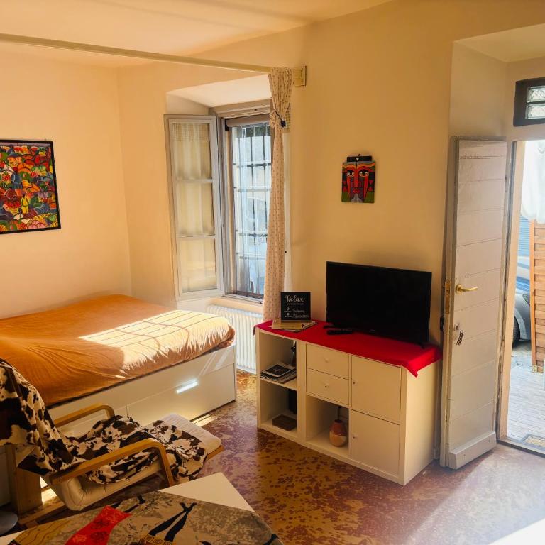 Friendly Africa Room Como Center - Casa Vacanze - 1
