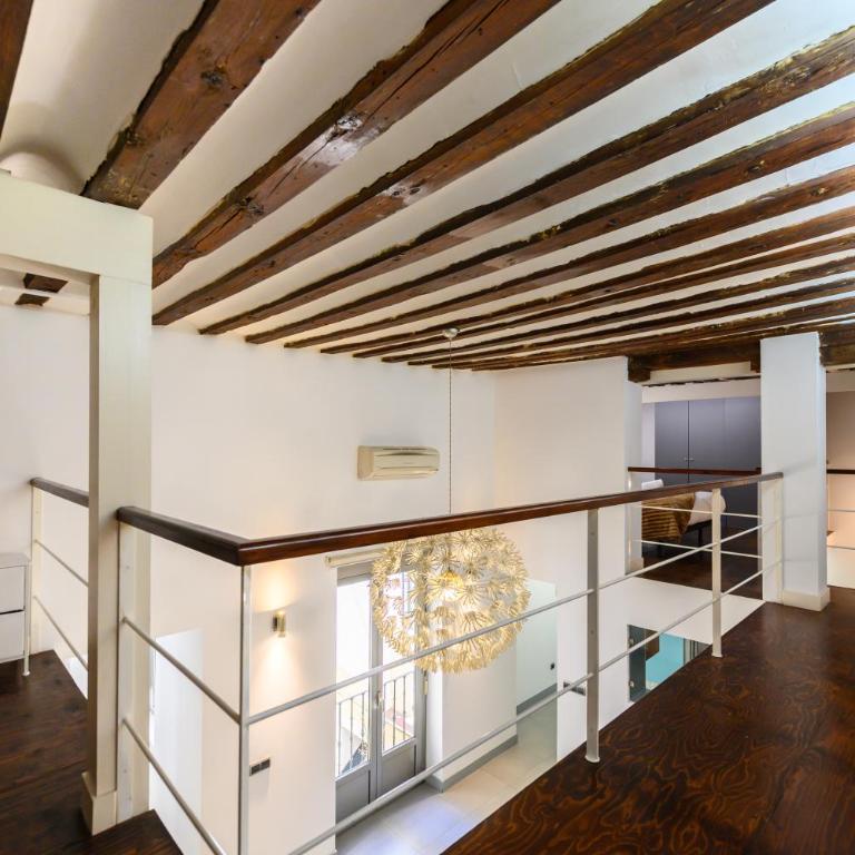 ESA121ID - Amplio Dúplex de 3 dormitorios en el Centro de Madrid - Alquiler temporal - Three-Bedroom Apartment - 38