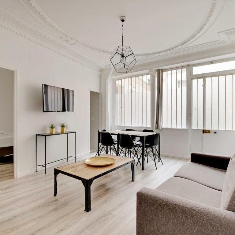 Magnificent apartment - 2BR 6P - Rochechouart - Appartement - 10