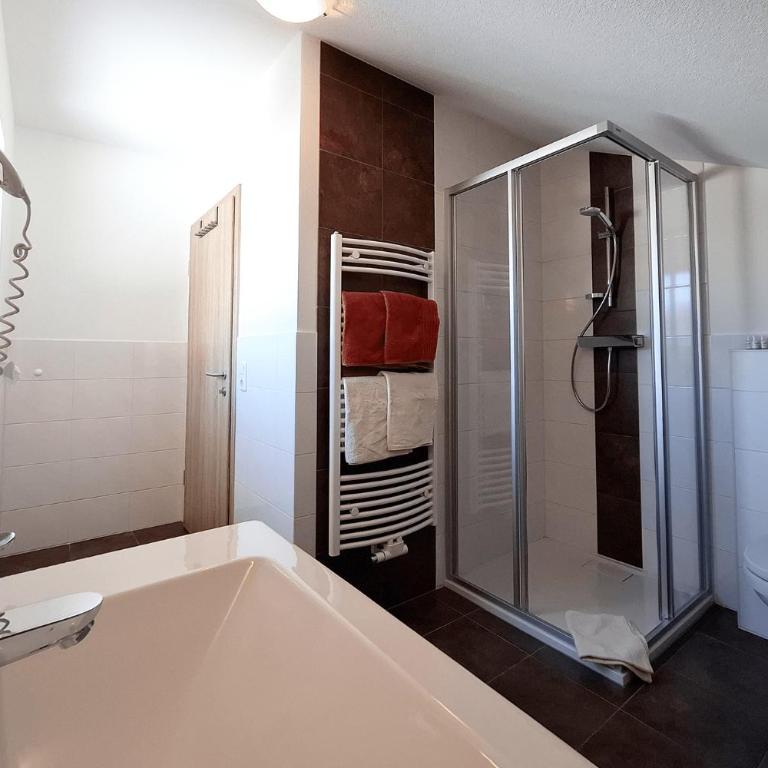 Ferienhaus Wöscher - Apartamento de 2 dormitorios con ducha - 8