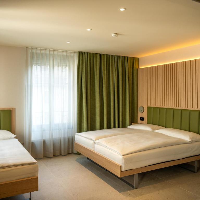 Hôtel le Square - Chambre Triple - 1
