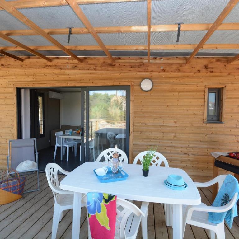 Camping Mas De Pierredon - Chalet Portissol with jacuzzi - 10