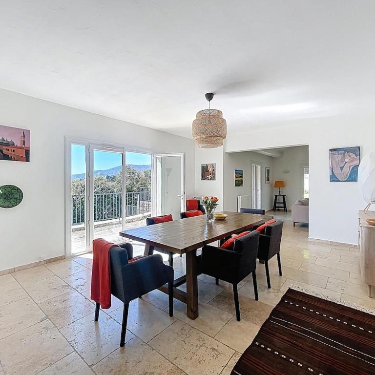Beautiful Villa in Grasse - Villa with Private Pool - 2
