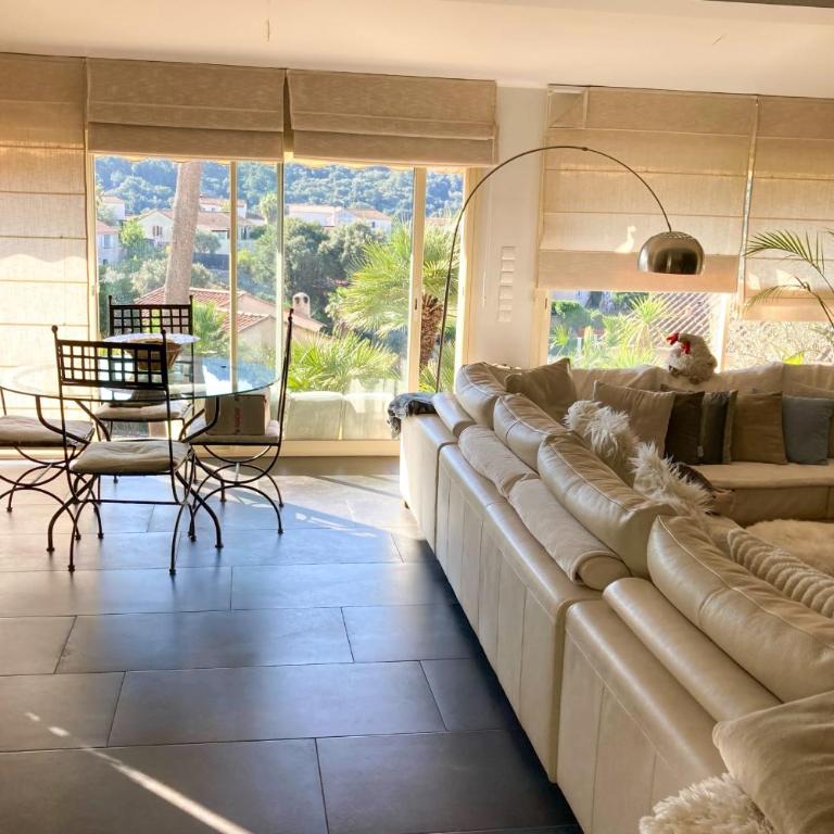 Villa for 7 guests with private pool and hot tub near Cannes - Villa - 7