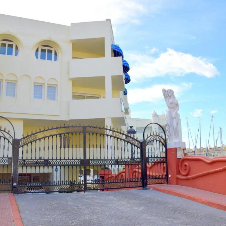 Cozy corner 2 bed apartment Island Puerto Marina - Apartamento - 37