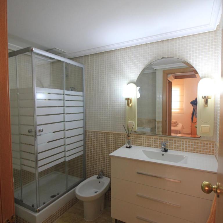 Apartment La Turquesa - One-Bedroom Apartment with Balcony and Water View - 14