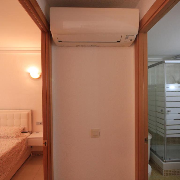 Apartment La Turquesa - One-Bedroom Apartment with Balcony and Water View - 13