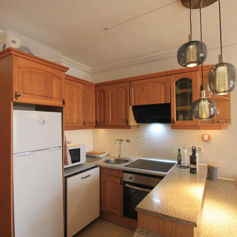 Apartment La Turquesa - One-Bedroom Apartment with Balcony and Water View - 21