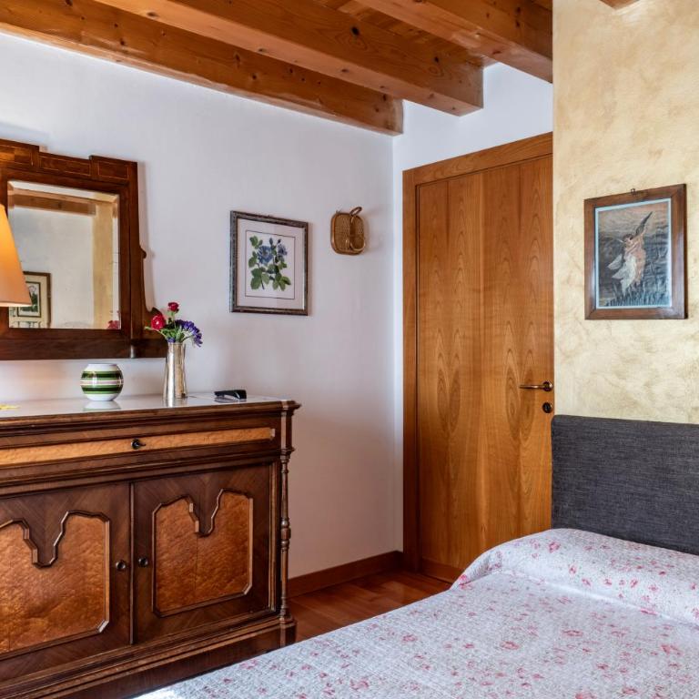 B&B Il Pettirosso - Camera Matrimoniale con Bagno Privato Esterno - 2