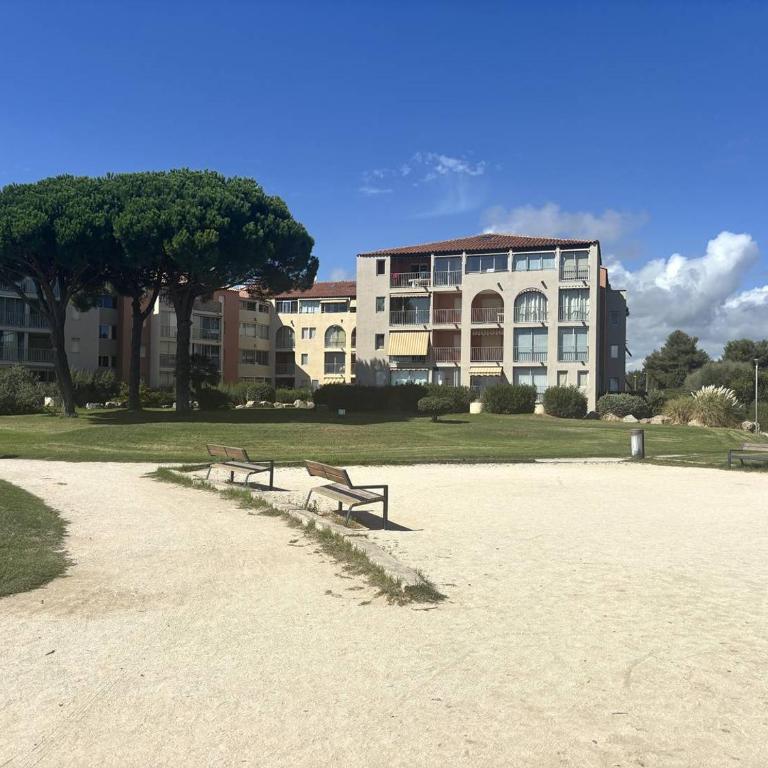 LAL310-015D Studio 4 couchages La londe les maures - Studio avec Balcon - 13