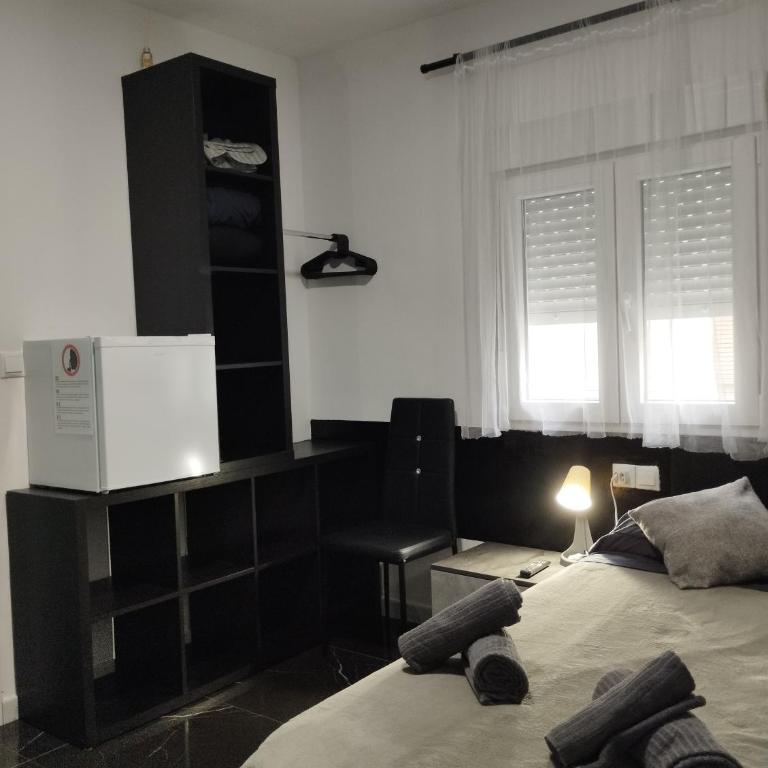 Vilapicina Rooms - Double Room with Private Bathroom - 3