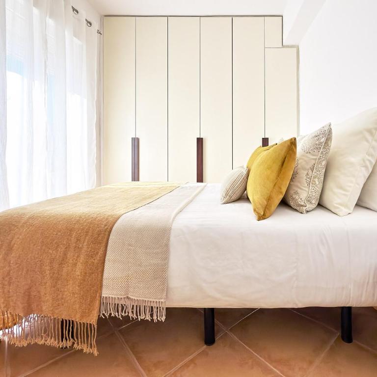 Ático Luminoso San Basilio en el Centro Histórico - Two-Bedroom Apartment - 5