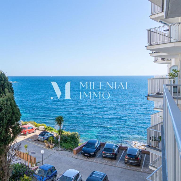 Milenial Immo - Seafront Apartment with Pool & Parking in Roses - Apartamento con vistas al mar - 12