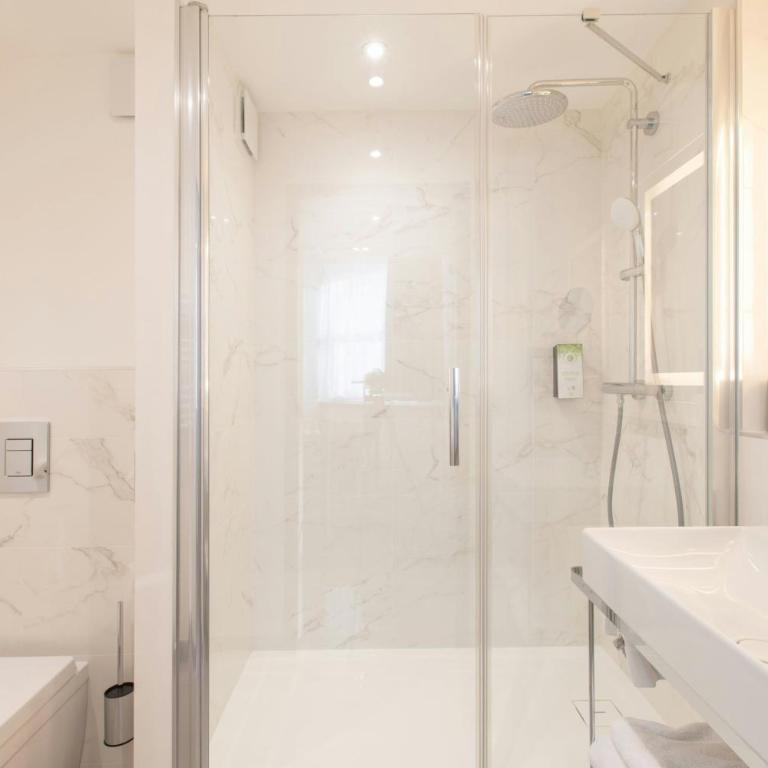 Four Points by Sheraton Reims Cathédrale - Chambre Double Standard avec Lit King-Size - 5