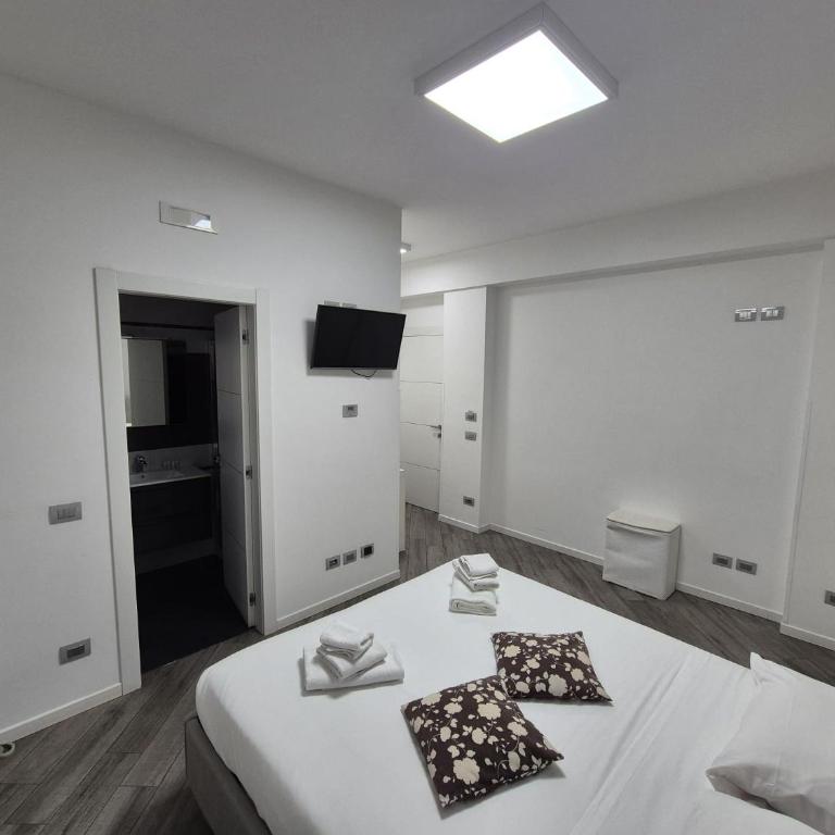 La Lira Two GuestHouse - Double Room with Private Bathroom - 1