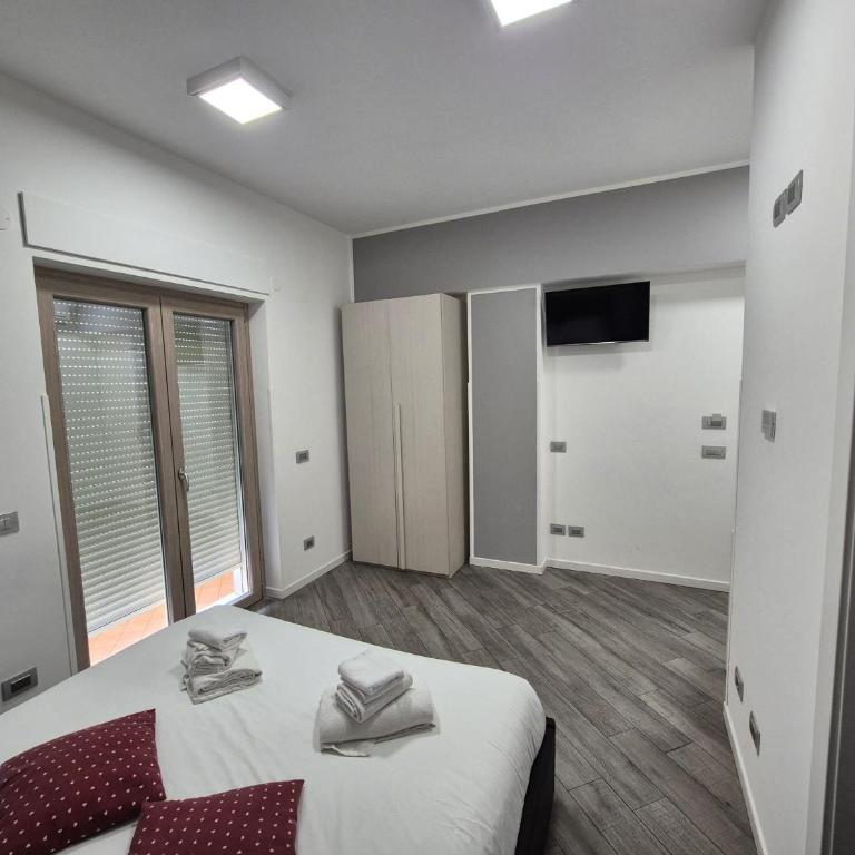La Lira Two GuestHouse - Double Room with Private Bathroom - 7