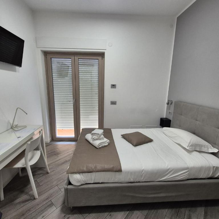 La Lira Two GuestHouse - Single Room with Private Bathroom - 3