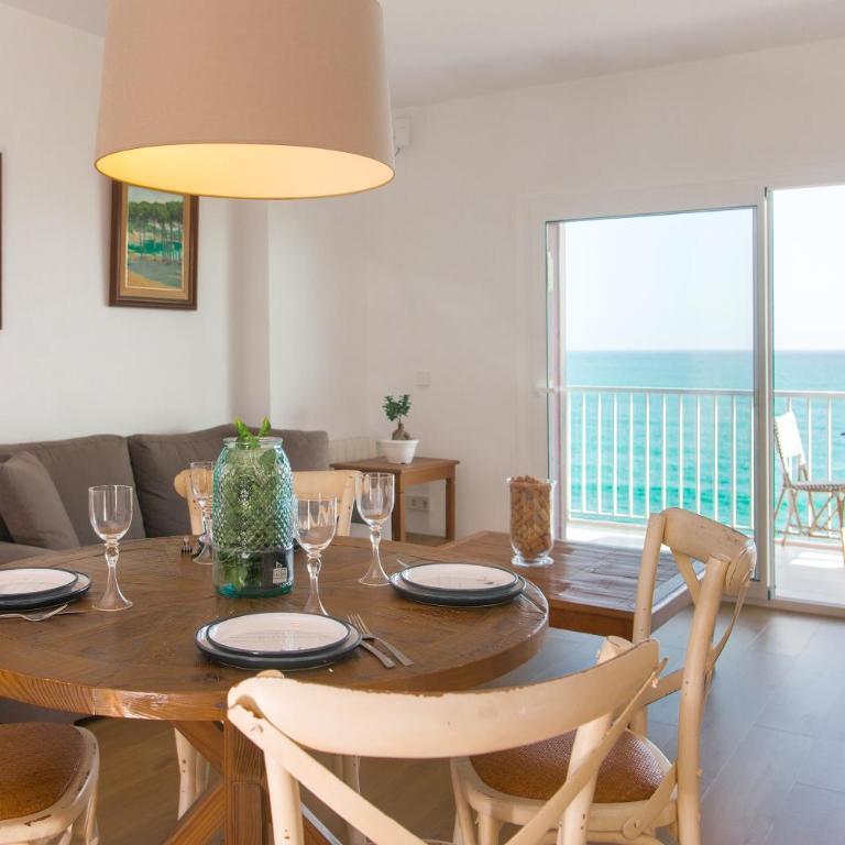 EMPORION MUNDET Apt - Apartamento de 2 dormitorios con terraza y vistas al mar - 11