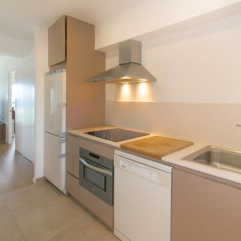 EMPORION MUNDET Apt - Apartamento de 2 dormitorios con terraza y vistas al mar - 17