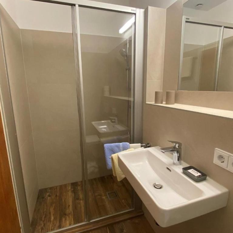 Pension Max Schraml - Chambre Double avec Douche - 2